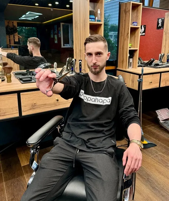 Мастер Director за работой