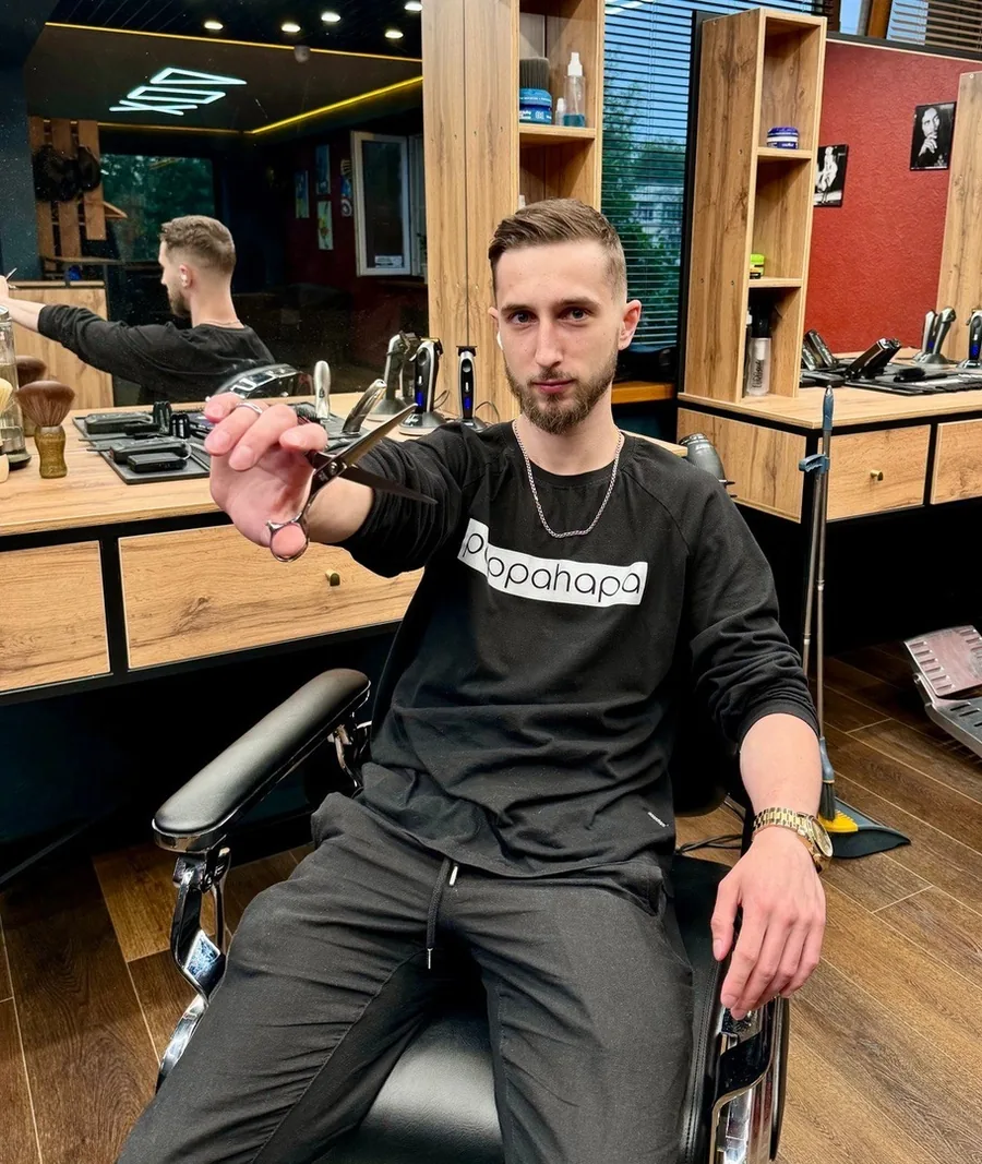 Мастер Director за работой
